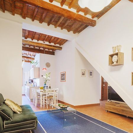 Michael'S Home - Cozy Apartment In The Heart Of Lucca Eksteriør billede
