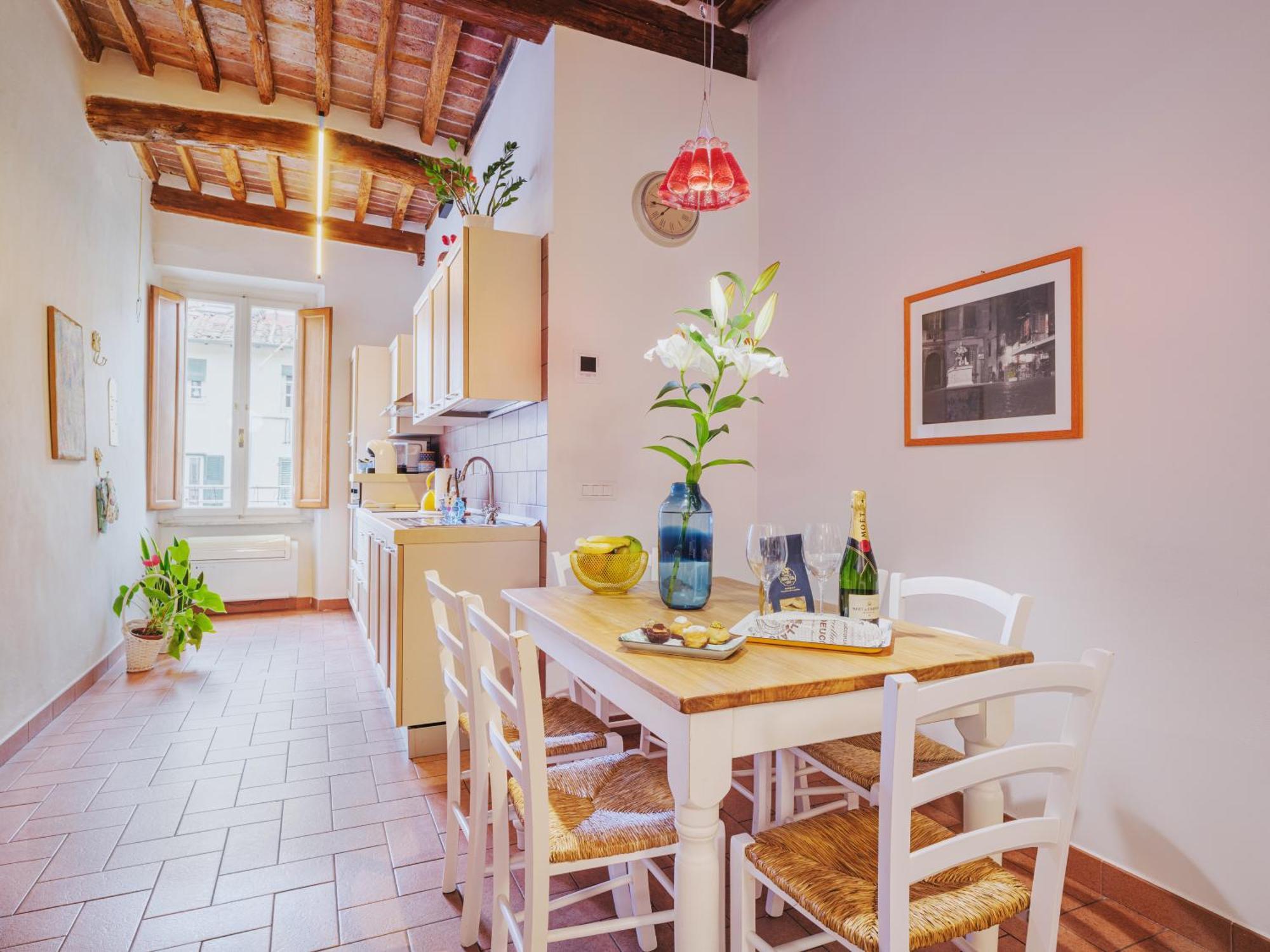 Michael'S Home - Cozy Apartment In The Heart Of Lucca Eksteriør billede